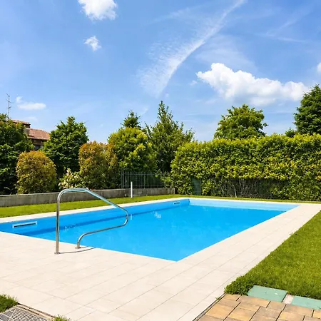 The King - With Pool Peschiera del Garda