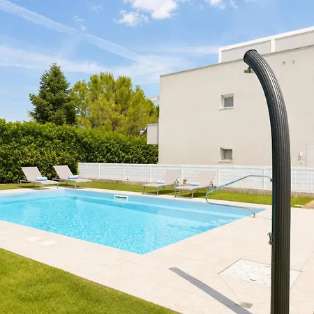 The King - With Pool Peschiera del Garda